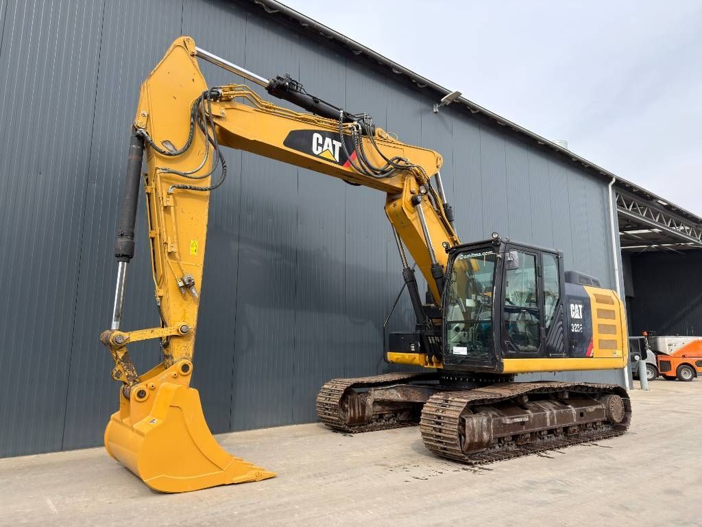 Caterpillar 323el va Excavator pe șenile 49.900 EUR