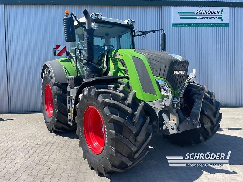 Fendt 828 Vario ProfiPlus Tractor €164,885