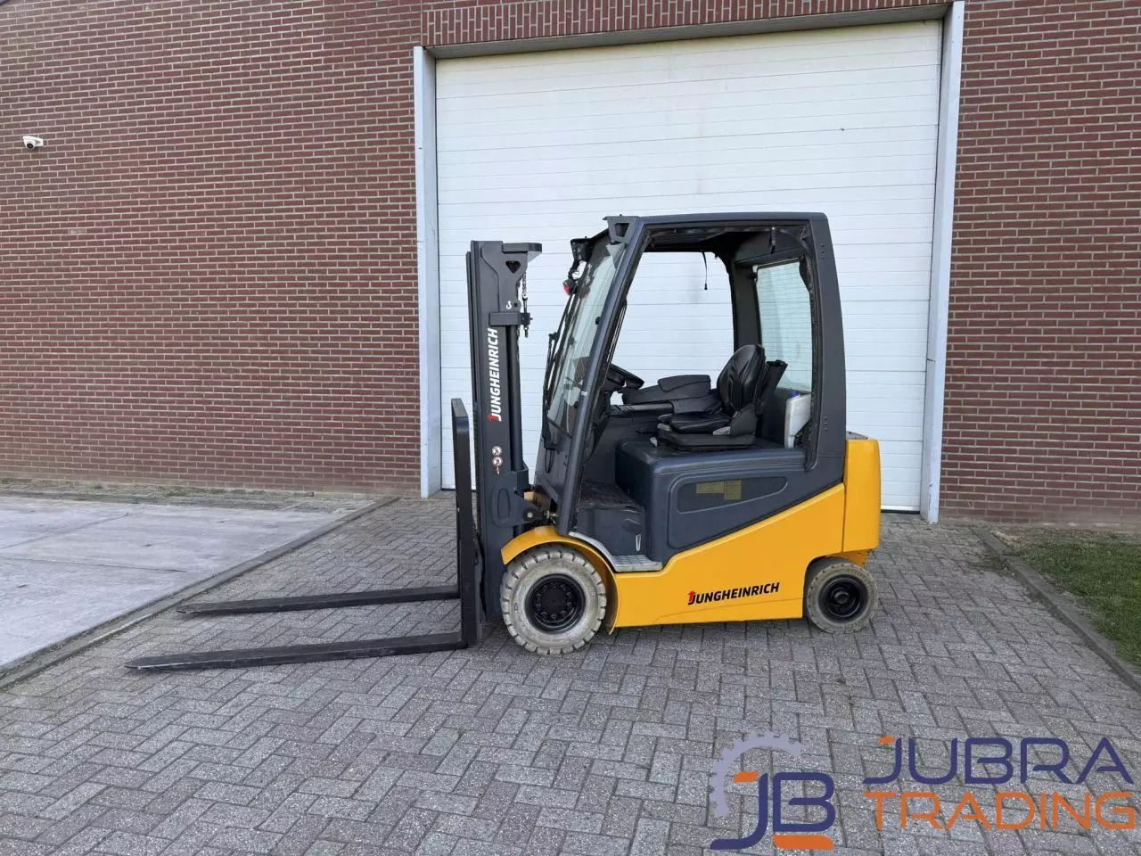 JUNGHEINRICH efg425 Maszt sztaplowy 8950 €