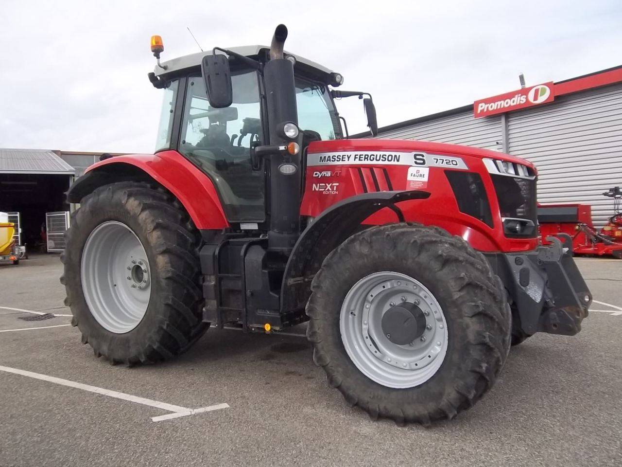 E-FARM: Massey Ferguson 7720S - Traktor - id WIGJZZM - 110 000 EUR - Gyártási év: 2020 - Üzemóra (motor): 3200,Motor teljesítménye (LE): 200,Franciaország
