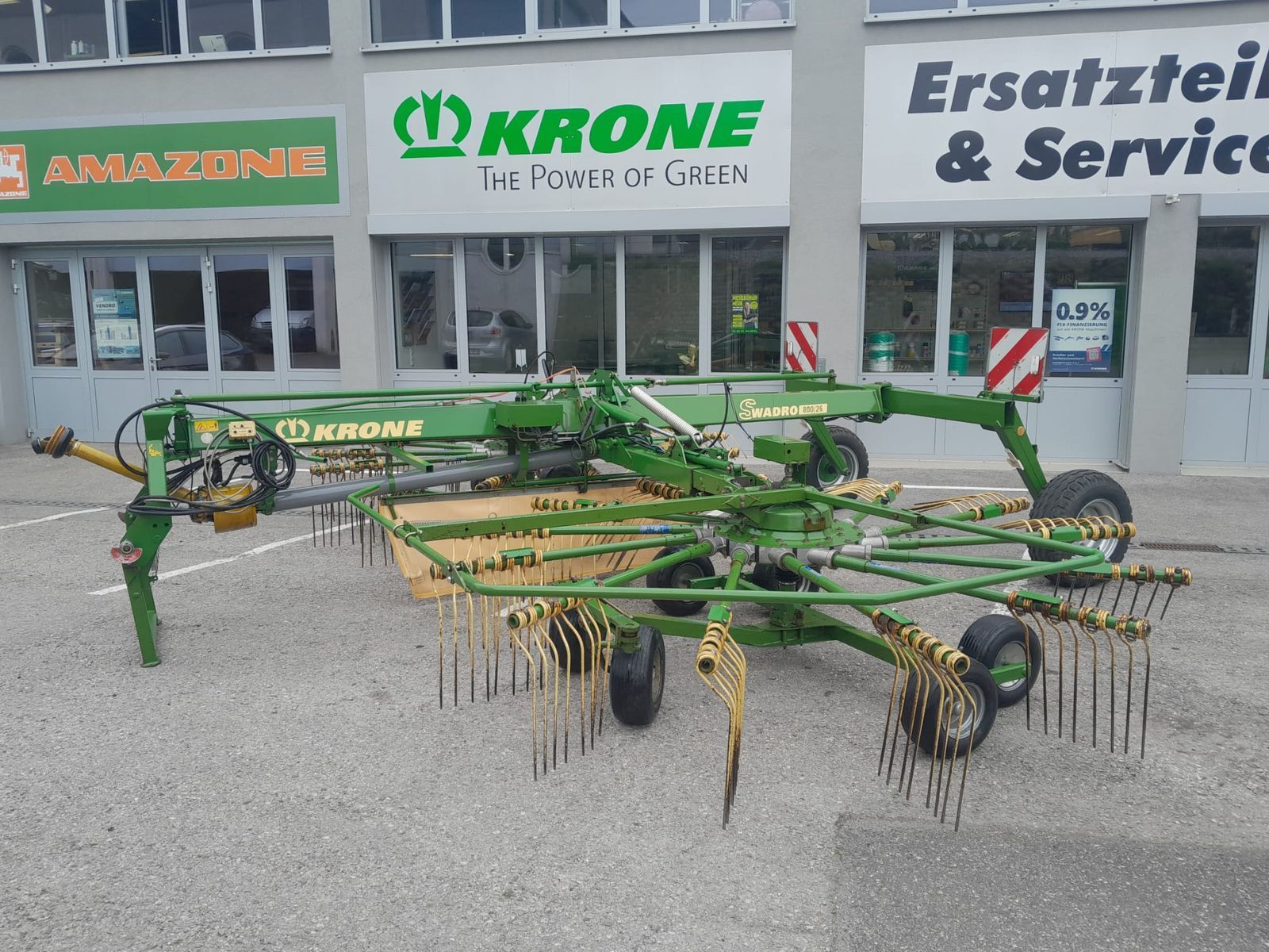E-FARM: Krone Swadro 800/26 - Tedder - id 1ZSSAEA - 14.602 € - Año: 2011 - Austria