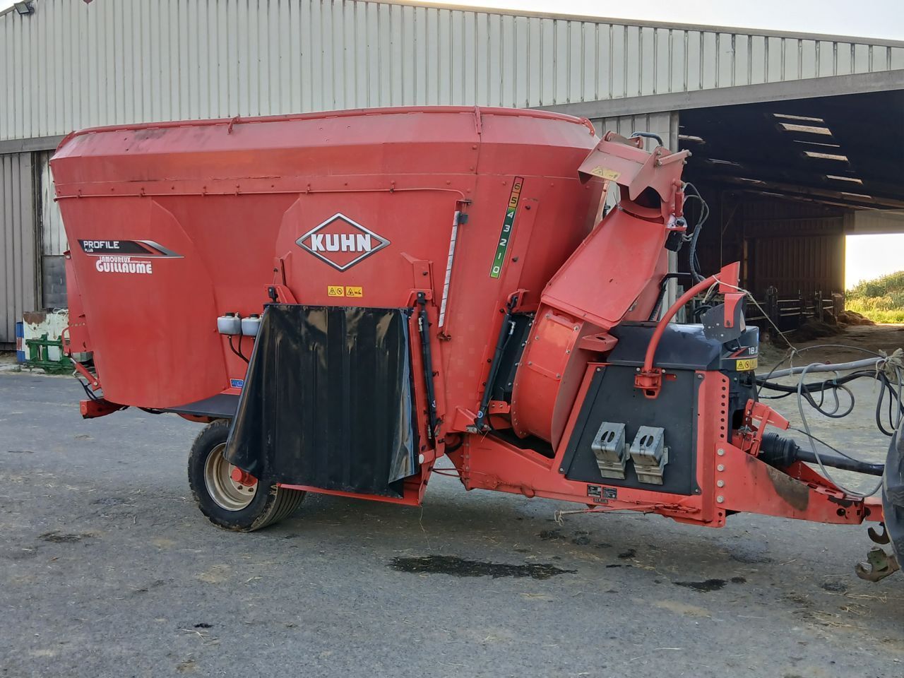 Kuhn profile + 2ds Mixer feeder €29,500