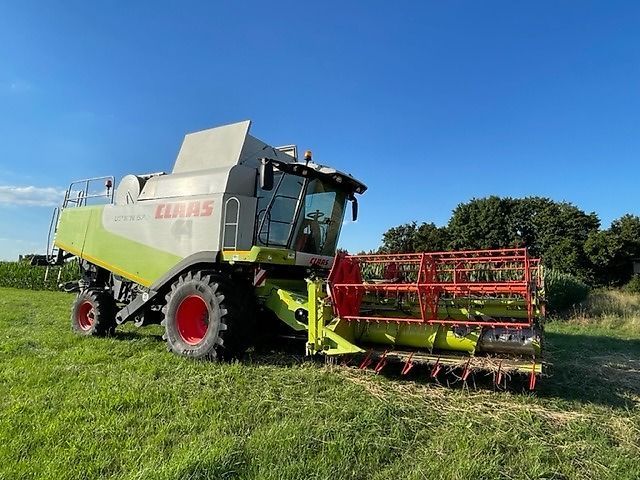 Claas Lexion 570 Combine harvester €74,000