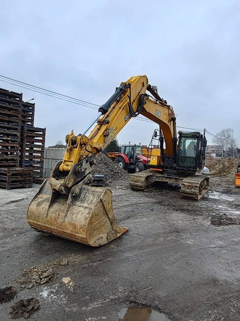 JCB js 220 lc + t4f Excavadora de orugas 44.574 €