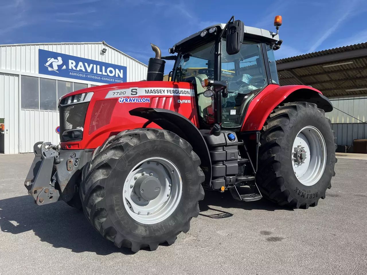 Massey Ferguson 7720 S Traktor