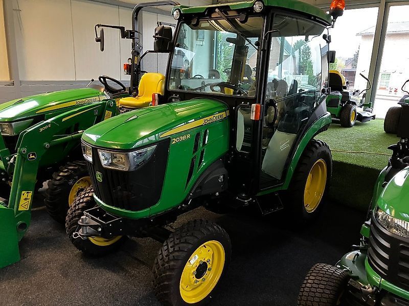 John Deere 2038 R Traktor 32.500 €