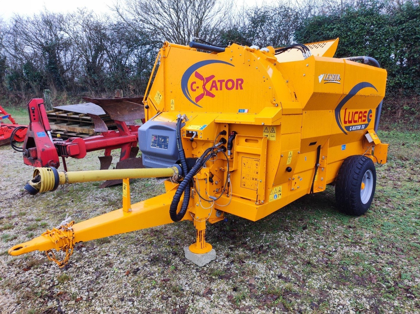 Lucas c kator 32 silagecutterandspreader €10,500