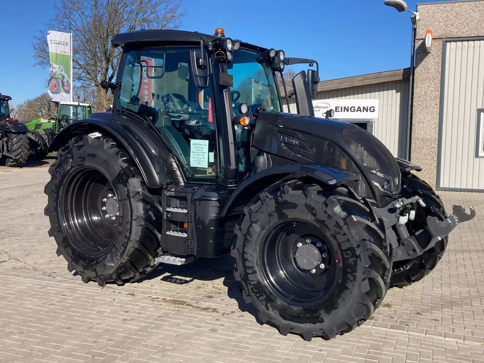 E-FARM: Valtra N155 - Tractor - id TNUNQLY - €119,950 - Year of construction: 2024 - Germany