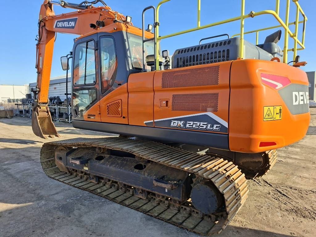 Doosan dx 225 lc Crawler excavator €105,568