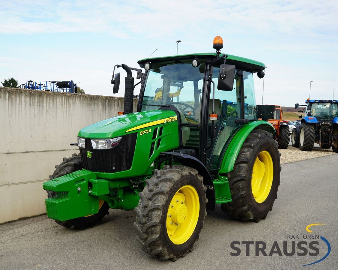 John Deere 5075 E Трактор 47 900 €