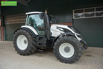 E-FARM: Valtra T214 Direct - Tractor - id XPSR4EA - €79,500 - Year of construction: 2017 - Engine hours: 3,260,Engine power (HP): 209.38,Germany