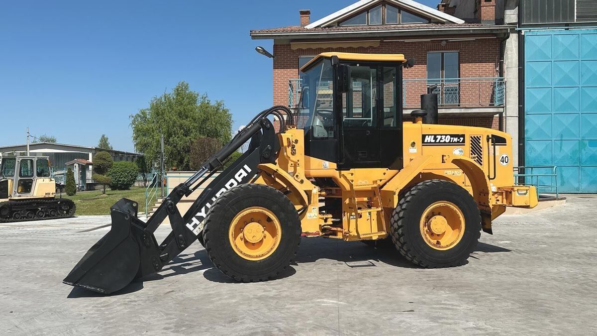 E-FARM: HYUNDAI hl730tm-7 - Wheel loader - id 8GPQDJJ - €36,500 - Year of construction: 2005 - Engine hours: 5,500,Italy