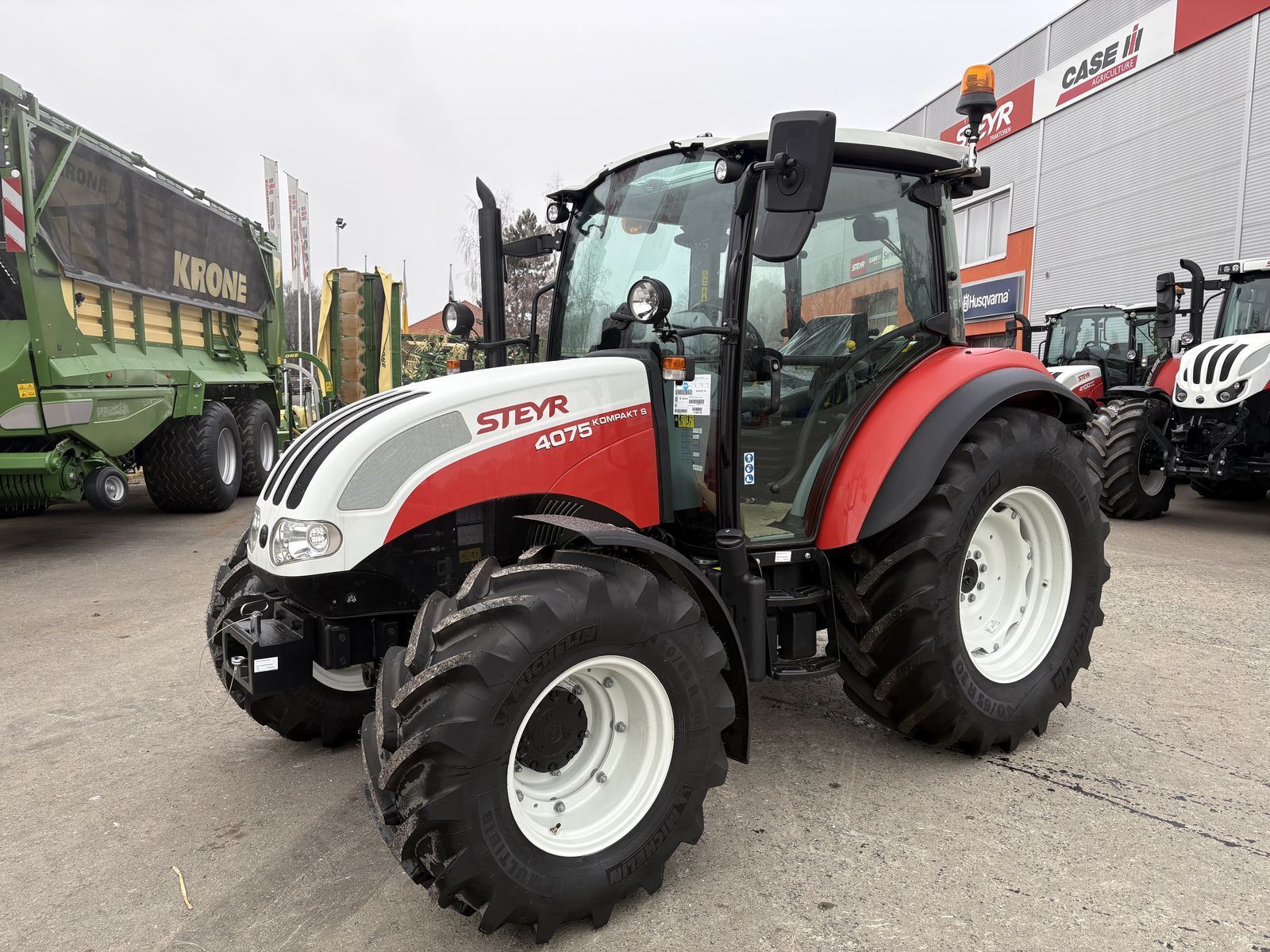 Steyr Kompakt 4075 Traktor 51 584 €
