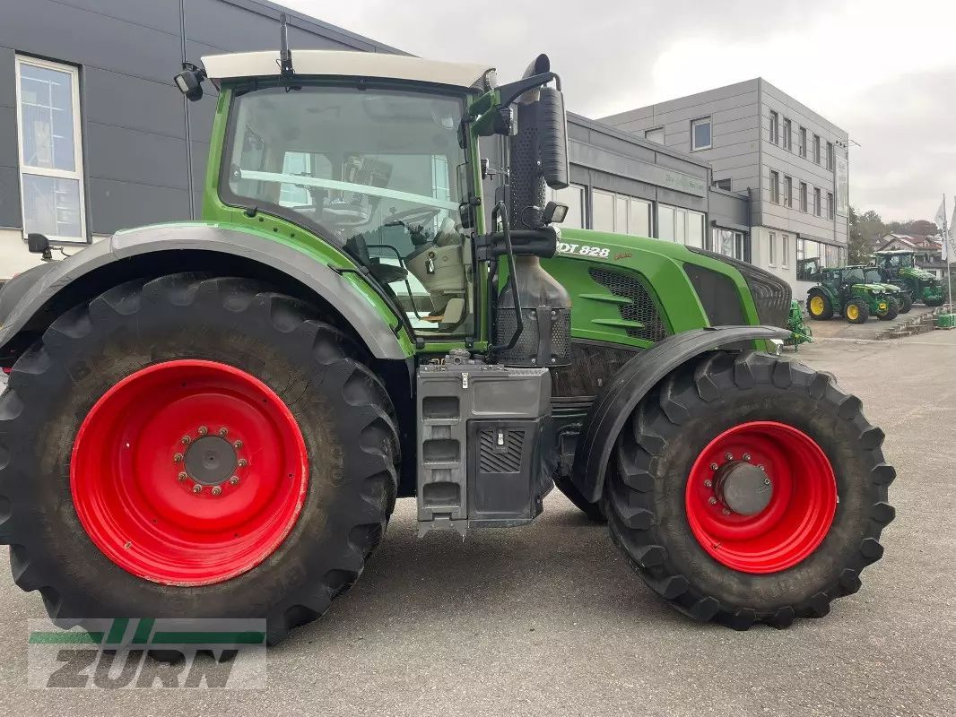 Fendt 828 Vario Tractor €105,000