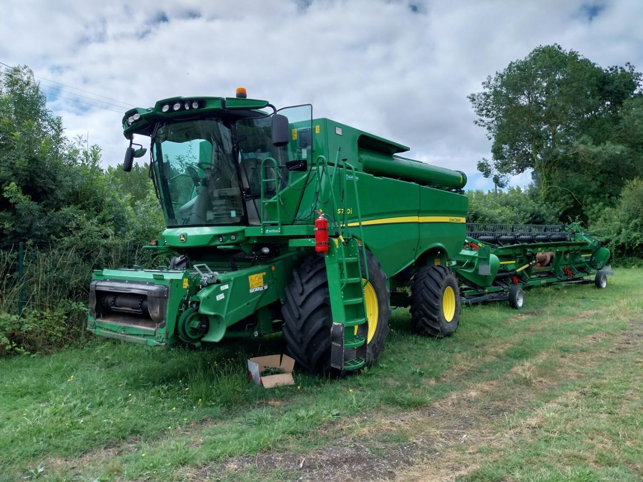 E-FARM: John Deere S770 - Mähdrescher - id S8C2TVT - 225.000 € - Baujahr: 2019 - Abgelesene Motorstunden: 1.300,Frankreich