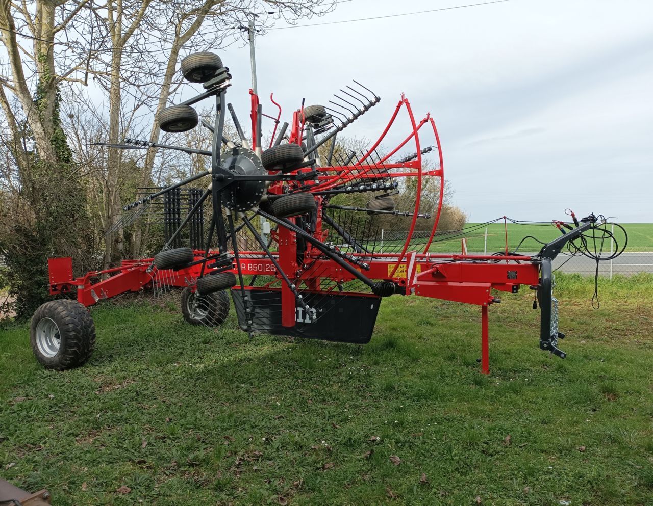 SIP 850/26t Karuzelowy przetrząsacz do siana 26 000 €