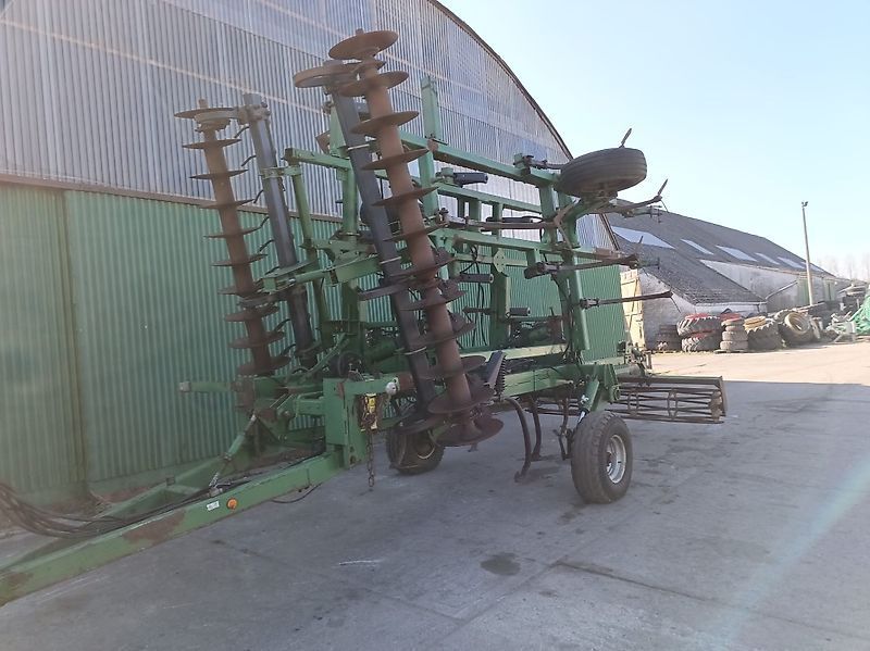 E-FARM: John Deere 4100 - Drillmaschine - id 3QNXBVM - 3.800 € - Deutschland
