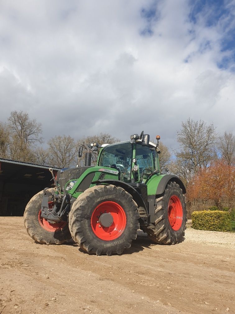 E-FARM: Fendt 724 Vario ProfiPlus - Tractor - id MQP76A6 - €88,000 - Year of construction: 2014 - Engine hours: 5,800,Engine power (HP): 240,France