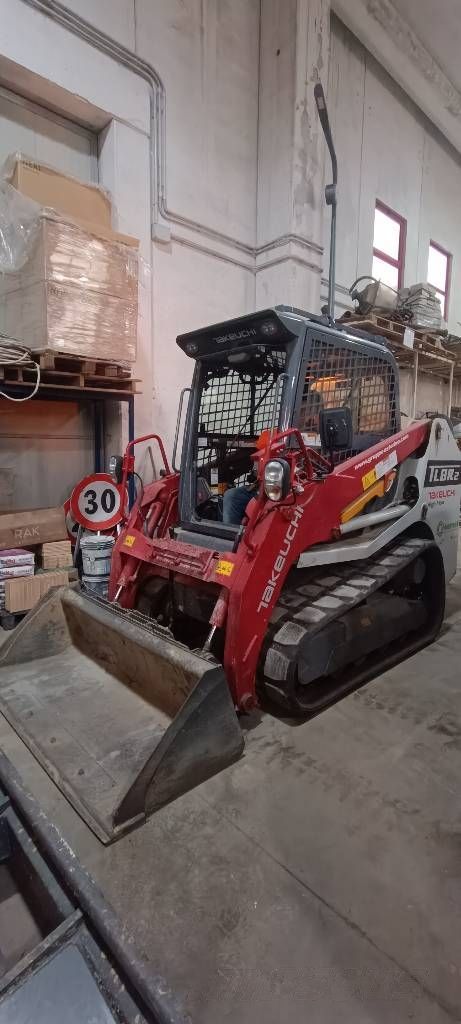 Takeuchi tl 8 r2 Šarnyriniai ir kt. krautuvai 74 000 €