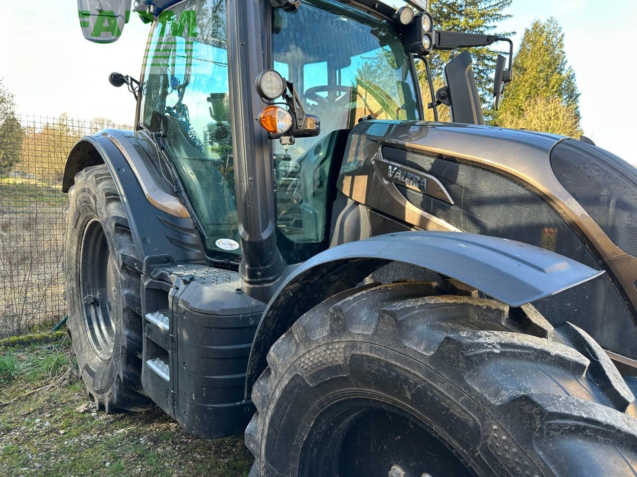 Valtra N 135 Traktor