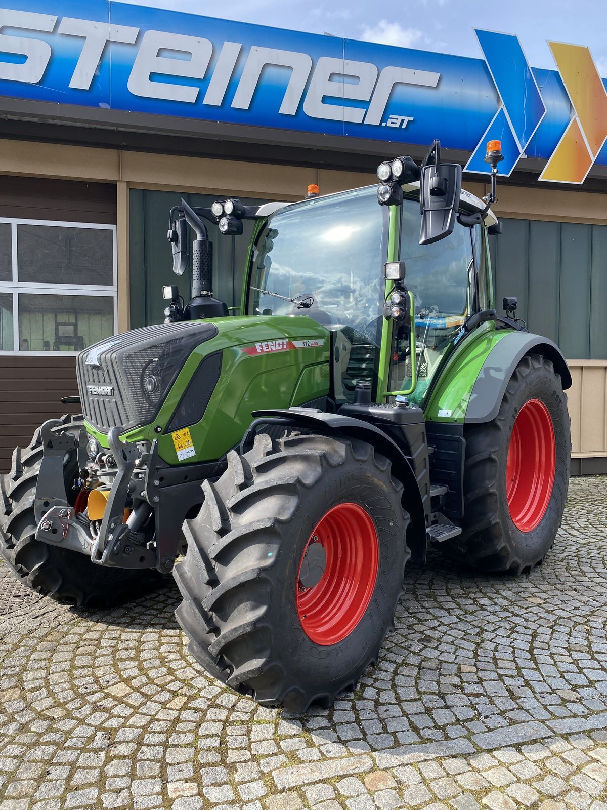 Fendt 312 Vario Power Tractor 109.000 EUR