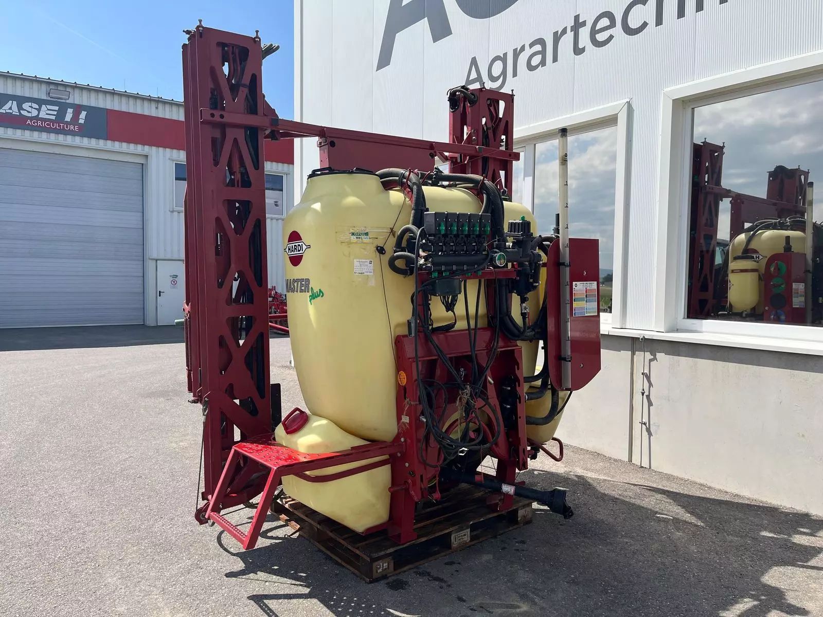 E-FARM: Hardi master plus - Pulverizador - id 5GDRA3Y - 10.800 € - Año: 2013 - Austria