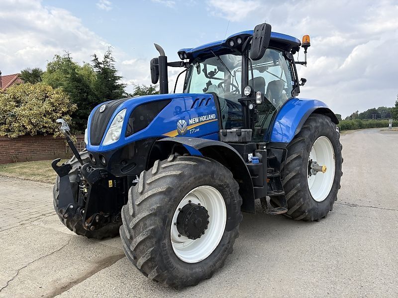 E-FARM: New Holland T7.245 - Tractor - id UPA9T6X - €70,904 - Year of construction: 2020 - Engine hours: 4,345,United Kingdom