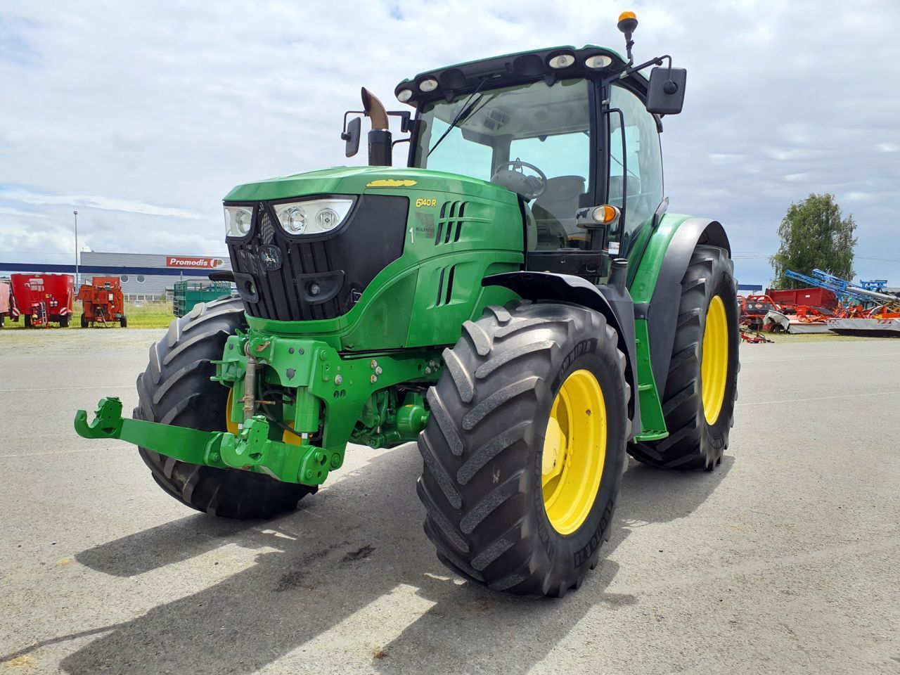 E-FARM: John Deere 6140 R - Tractor - id QSJSL7U - 65.000 € - Año: 2014 - Horas: 4400,Potencia del motor: 140,Francia