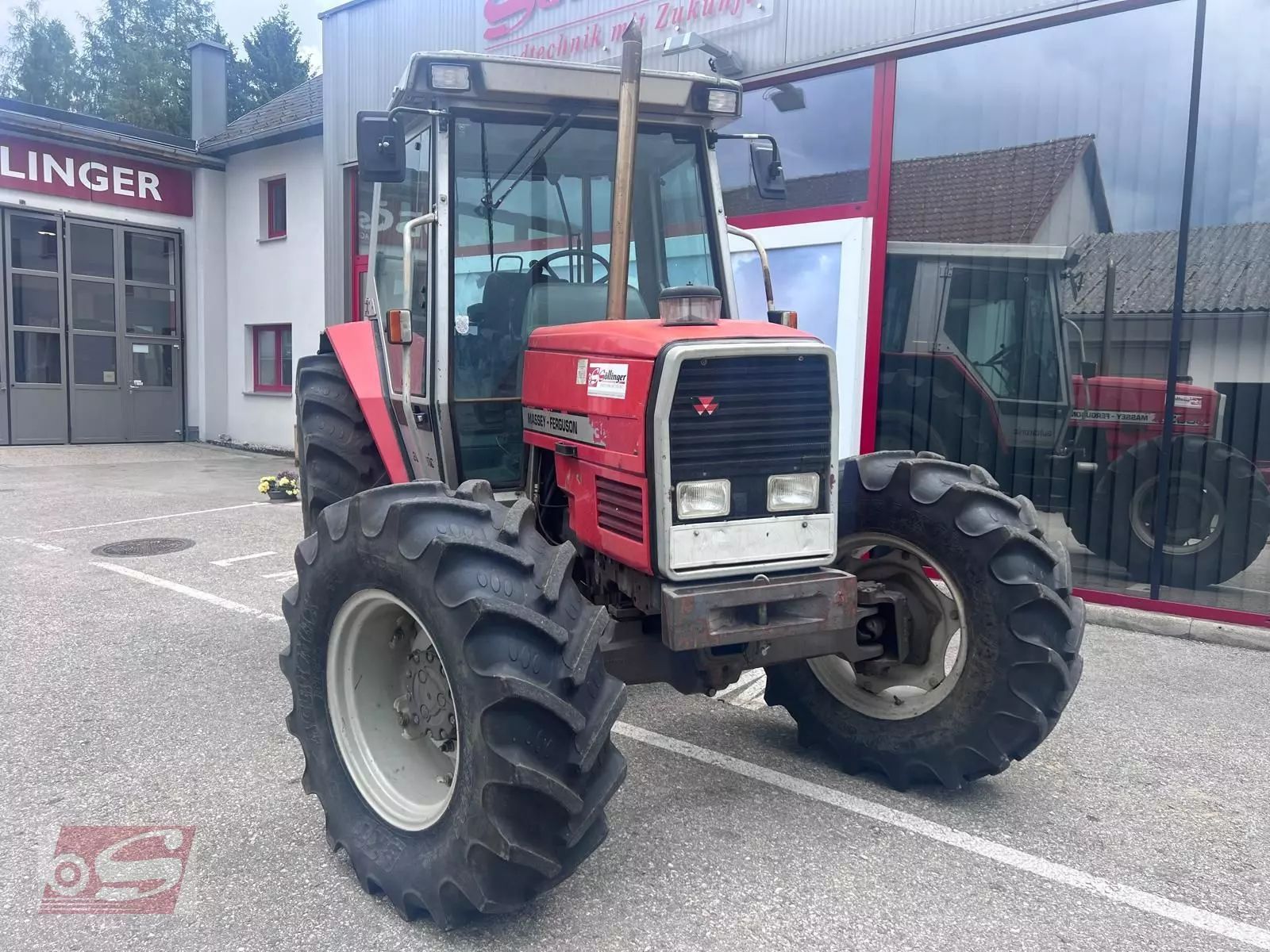 E-FARM: Massey Ferguson 3065-4 super - Traktor - id QVKKZCR - 19.469 € - Produktionsår: 1990 - Motortimer: 83,Motoreffekt (HP): 92,Østrig