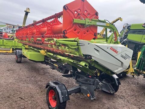 Claas Lexion 7400 Combine harvester