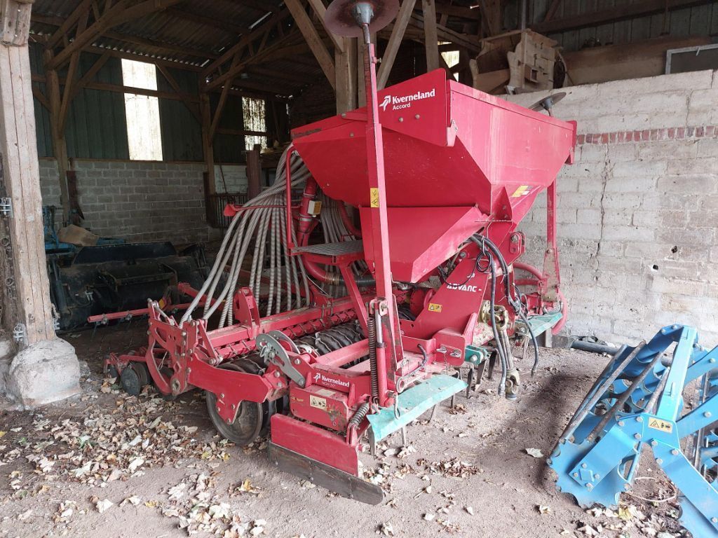 Kverneland NGH 301 + I DRILL Drilling machine combination €11,000
