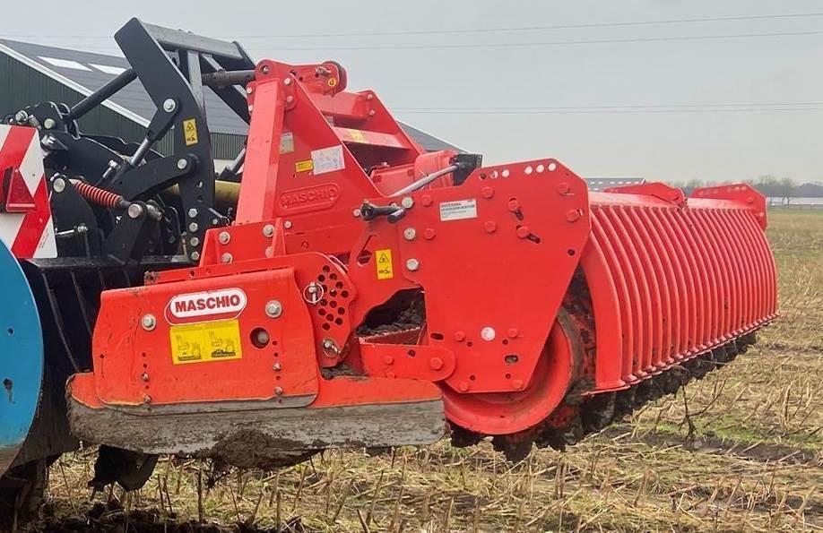 E-FARM: Maschio dominator rotorkopeg met pakkerwals - Power harrow - id AGCZD7G - €9,950 - Year of construction: 2019 - Netherlands