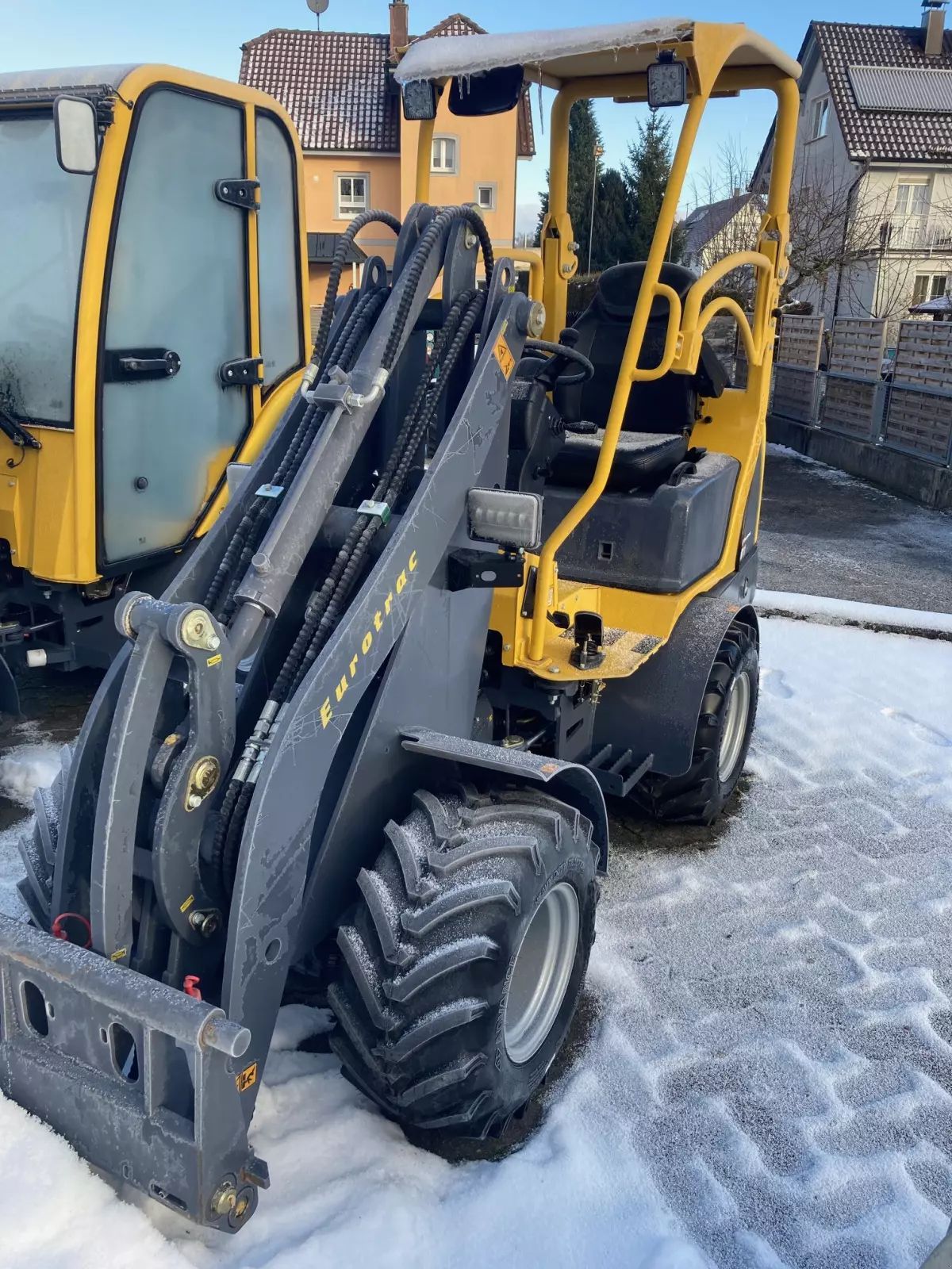 E-FARM: Eurotrac w11 - Wheel loader - id ESDXVDJ - Engine power (HP): 26 - Germany