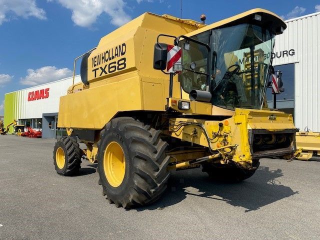 E-FARM: New Holland TX 68 - Mietitrebbia - id VMMTQDX - 35.000 € - Anno di costruzione: 1998 - Ore: 5.523,Francia