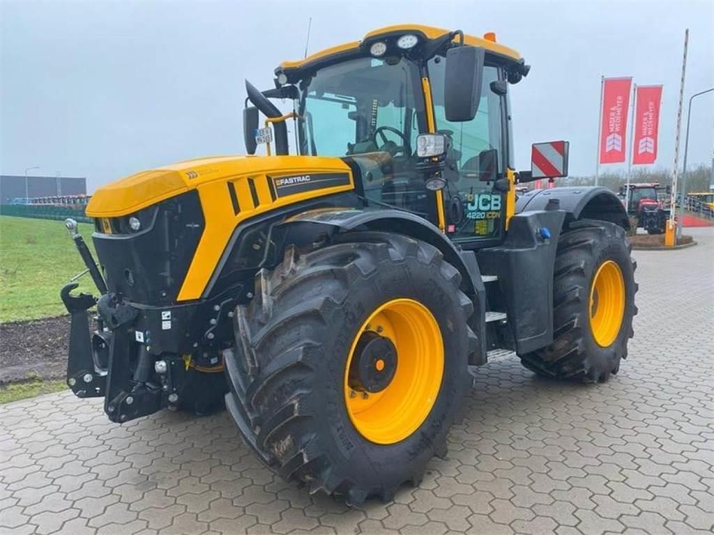 E-FARM: JCB 4220 icon - Traktor - id PFIEHHA - 179.000 € - Baujahr: 2023 - Abgelesene Motorstunden: 762,Motorleistung (PS): 218,Deutschland