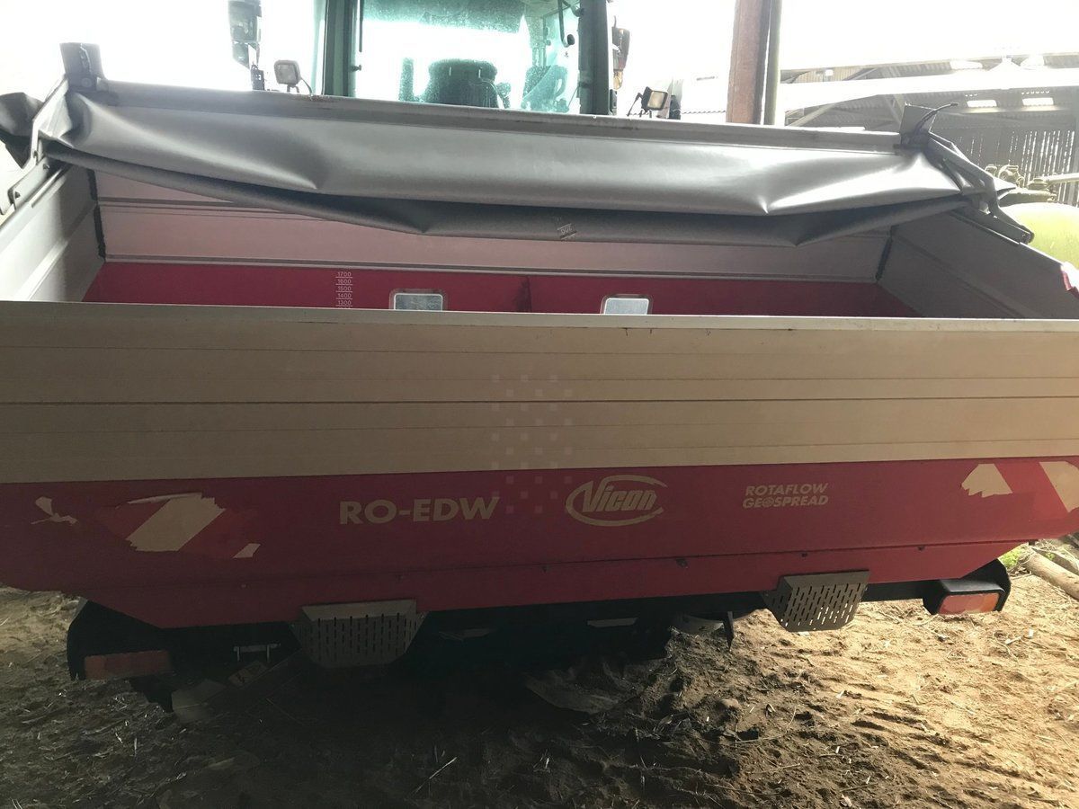 E-FARM: Vicon rotaflow geospray - Epandeur d'engrais - id UFR2HRJ - 16 500 € - Année: 2015 - France
