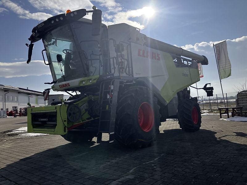 Claas Trion 750 Kombajn zbożowy 335 000 €