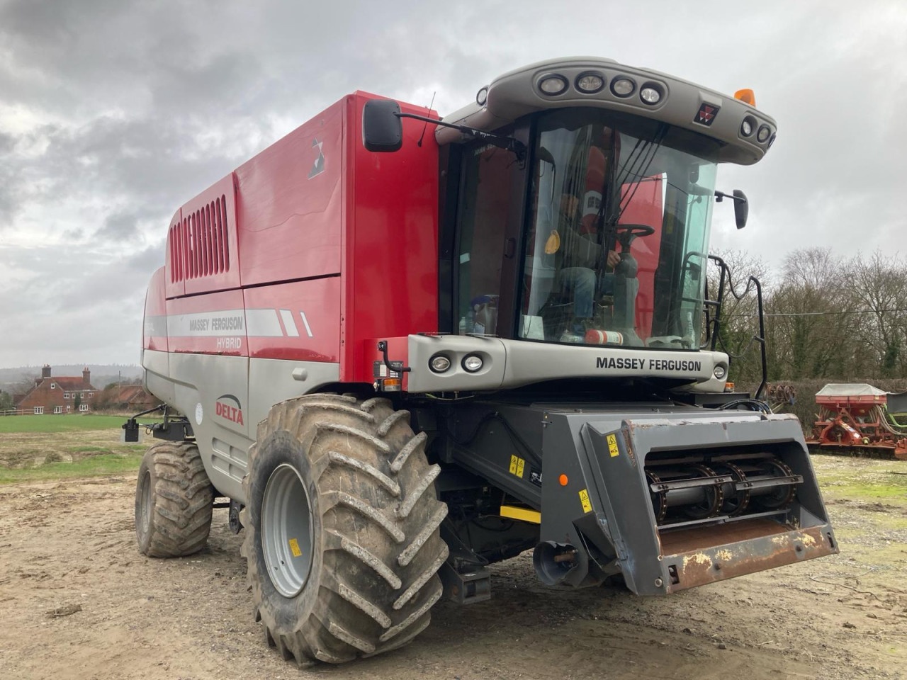 Massey Ferguson Delta 9280 AL combine 40 817 €