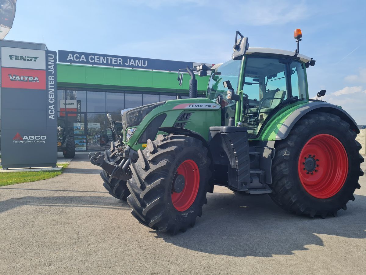 E-FARM: Fendt 718 Vario - Trattore - id UWMJZNP - 96.000 € - Anno di costruzione: 2016 - Ore: 8.485,Potenza del motore: 188,Austria