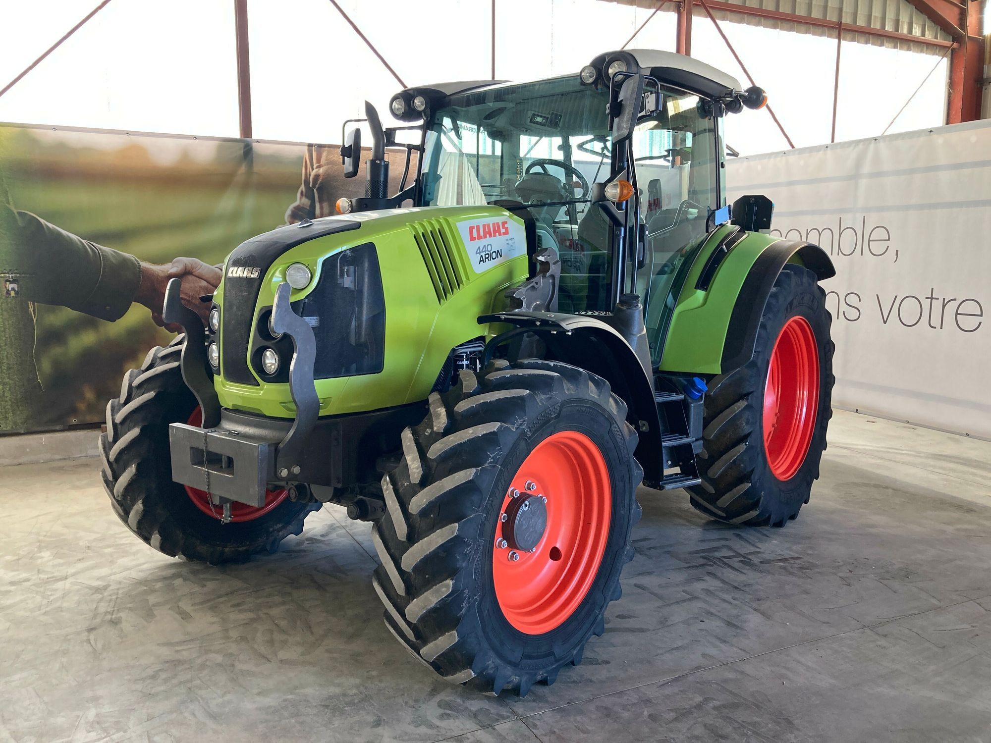 E-FARM: Claas Arion 440 - Τρακτέρ - id BTFXM4L - 62.500 € - Χρονία: 2015 - Μετρητής ωρών: 3.200