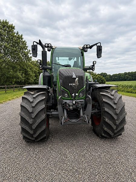 Fendt 718 Vario Tractor €105,000