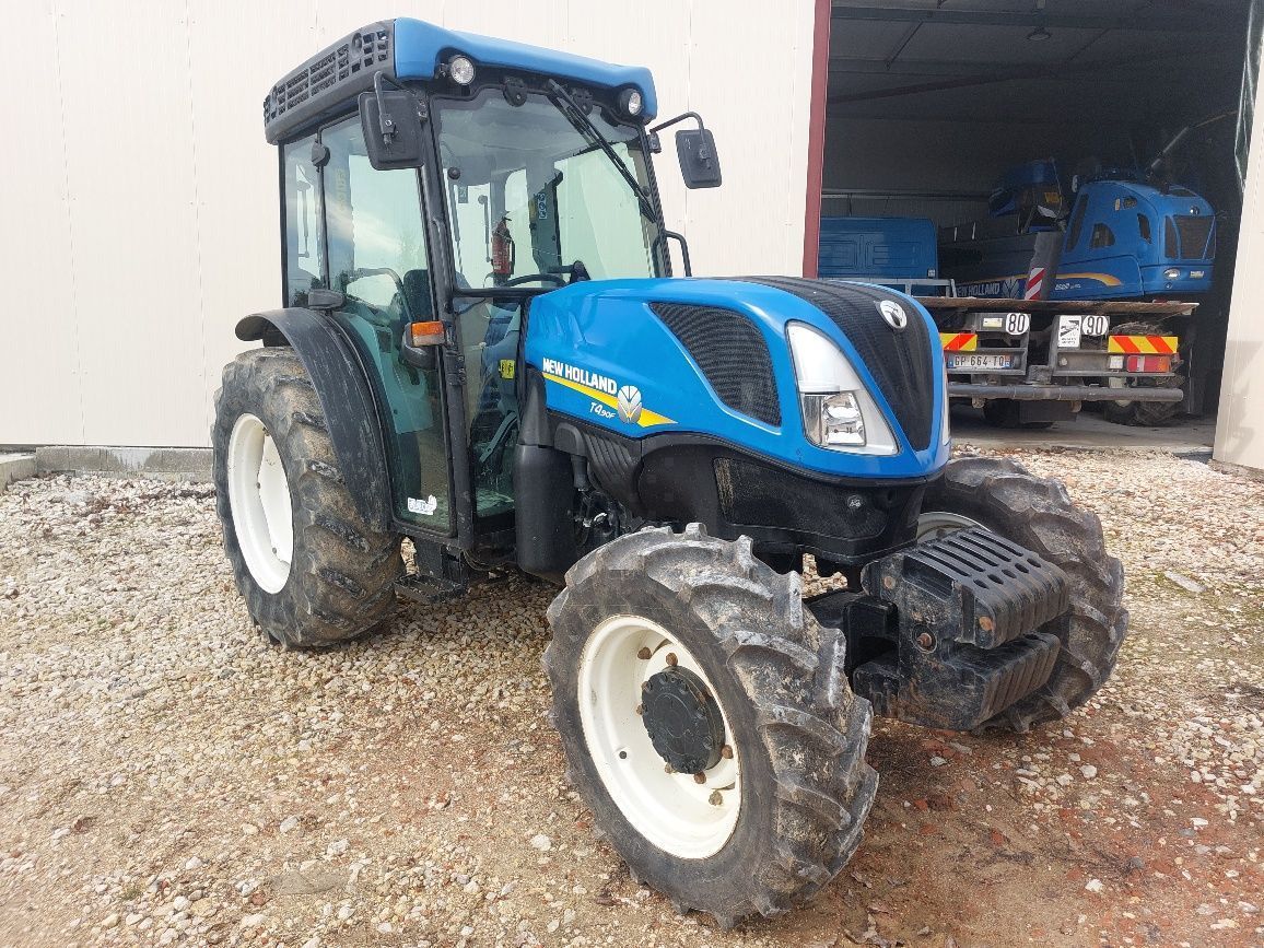 New Holland T4.90 F Tractor 32.000 EUR