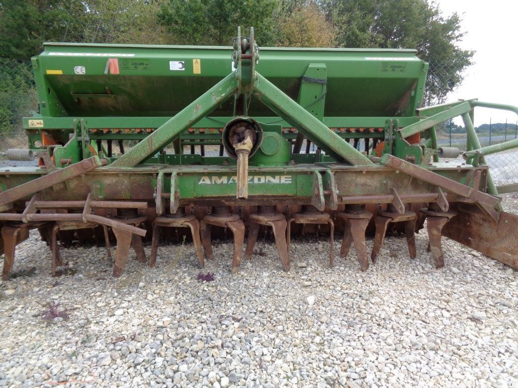 E-FARM: Amazone AD302 - Semoir - id BTGGCKI - Année: 2000 - France