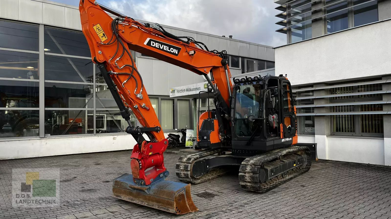 E-FARM: Doosan dx 140lcr-7 - Excavator - id RWRLSHY - €149,500 - Year of construction: 2023 - Engine power (HP): 117,Germany