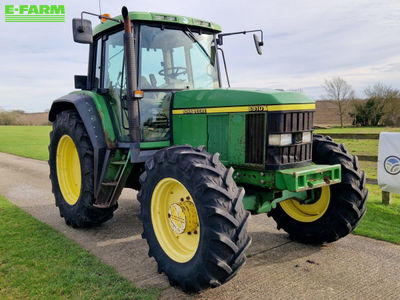 E-FARM: John Deere 6910 - Tractor - id CEPIDKB - €21,433 - Year of construction: 1998 - Engine hours: 10,344,Engine power (HP): 140,United Kingdom