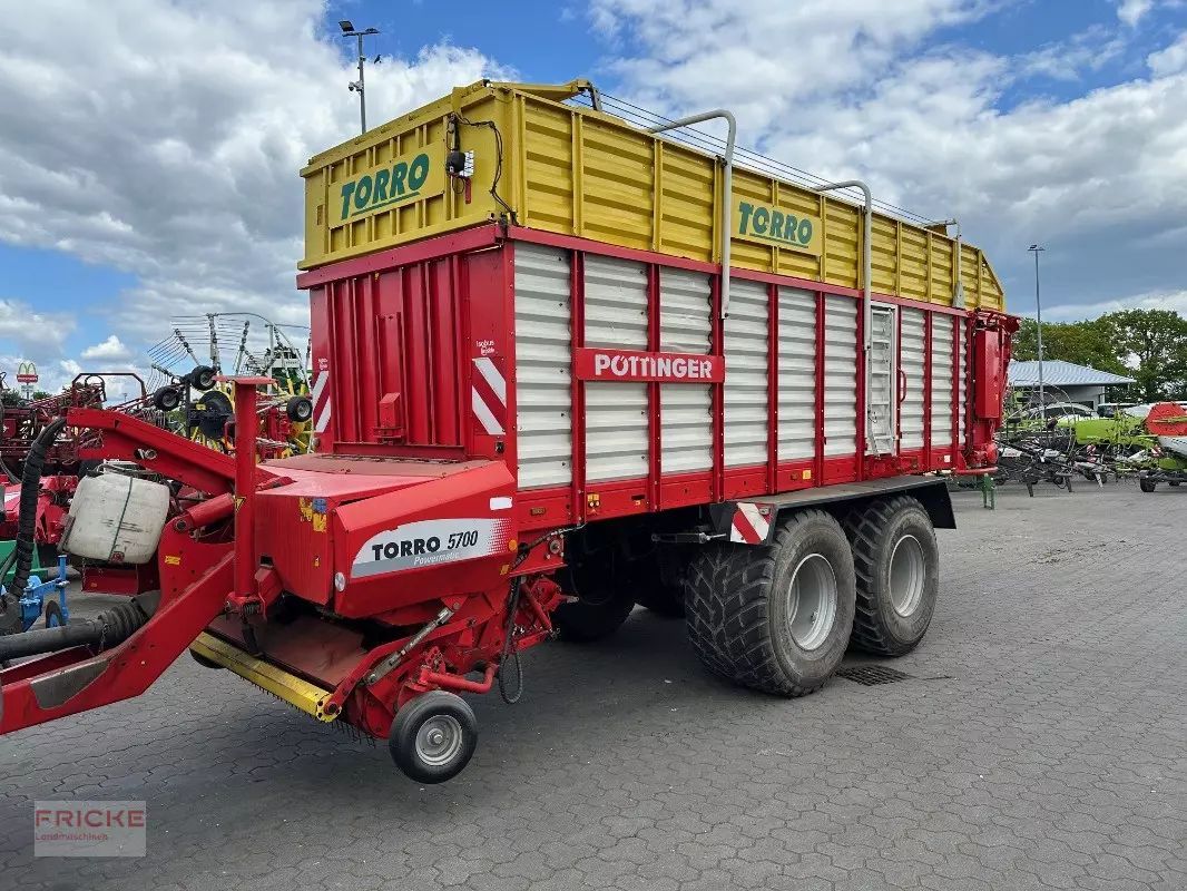E-FARM: pöttinger torro 5700 d - Remorque - id T3PYWE3 - 33 750 € - Année: 2012 - Allemagne