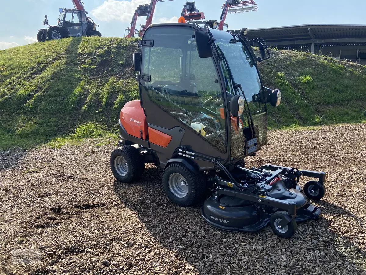 E-FARM: Husqvarna p525 dx kabine mit mähdeck - Tondeuse - id E2JRNC5 - 29 083 € - Année: 2024 - Autriche