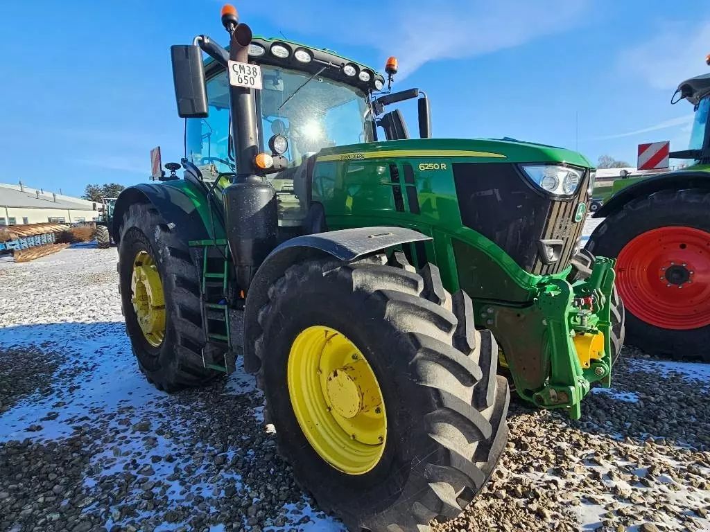 John Deere 6250 R Traktor 106.023 €