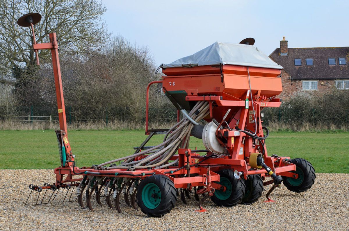 E-FARM: Kverneland accord ts tine drill 4m - Direct Drill - id PUBKZI1 - €8,114 - United Kingdom