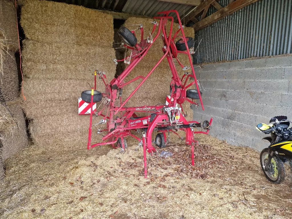 Lely lotus 675 Tedder €6,000